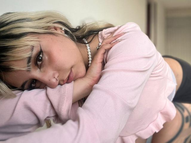 MaveParker - Live sex cam - 25613873