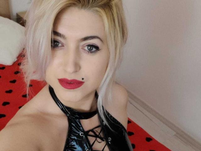 ElizabethRaegan - Live porn &amp; sex cam - 25617349