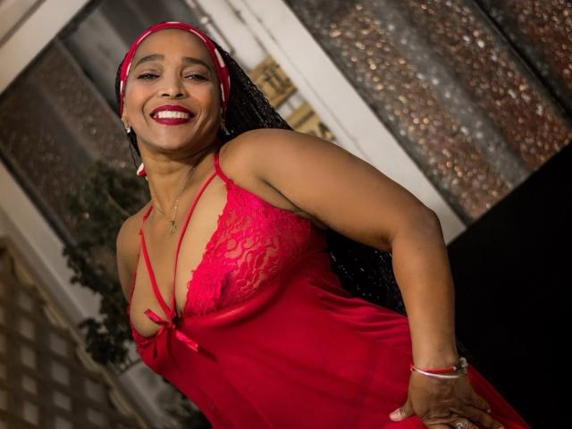 AinaEbonyQueen - Sexe cam en vivo - 25622929