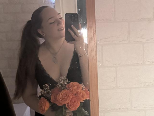 HottieFoxLalelow - Live sex cam - 25624921