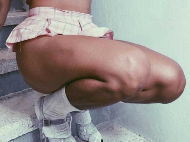 ZoeHotMoretti - Live Sex Cam - 25630041