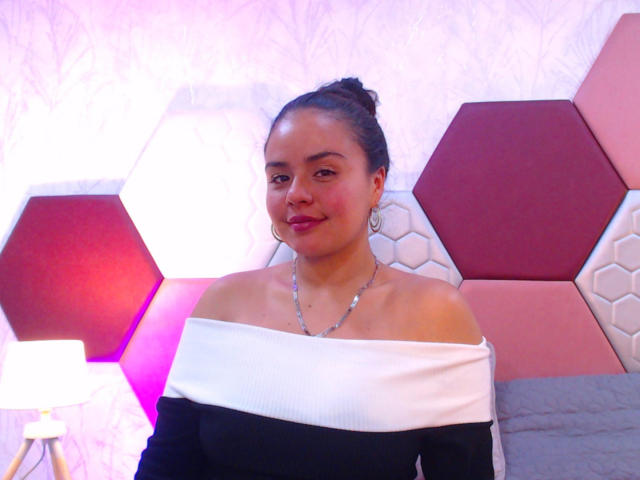 ArielleWilde - Live sex cam - 25632245