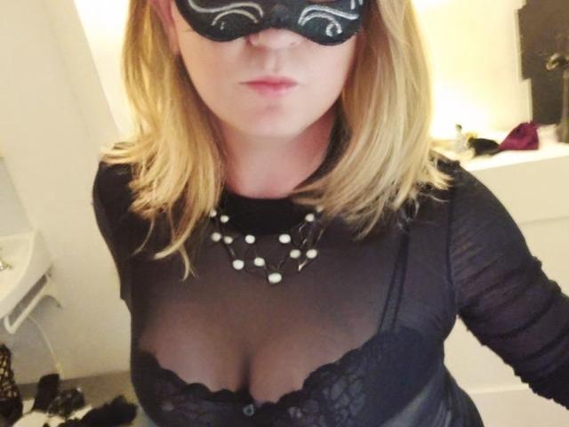 LauralaLouve - Live sex cam - 25637689