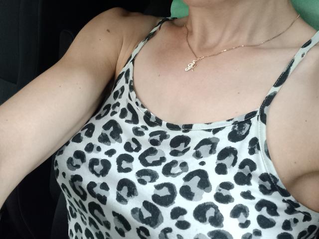 BellaJulls - Live sex cam - 25646405
