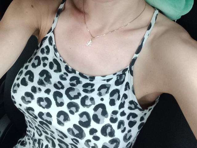 BellaJulls - Live sex cam - 25646441