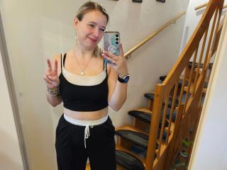 Lea-sommer-hot - Live porn & sex cam - 25648585