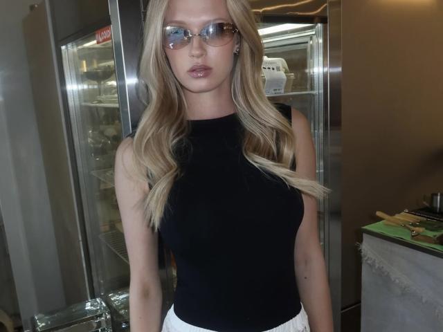 TheHottestBlonde - Élő pornó és szexkamera - 25650665