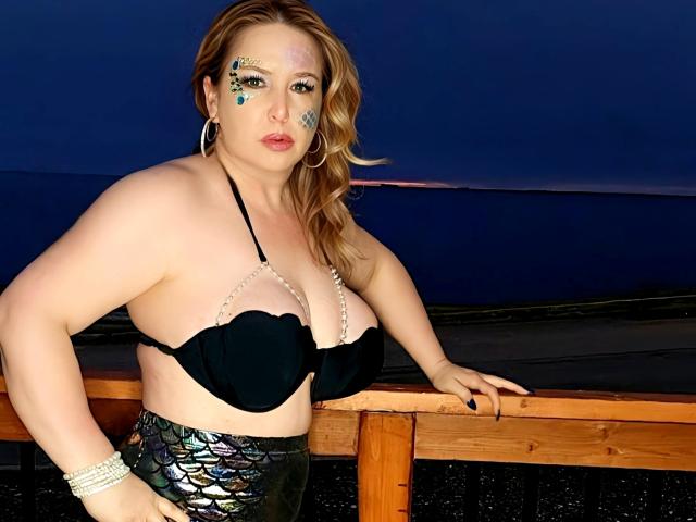 TitanicTits - Live sex cam - 25654357