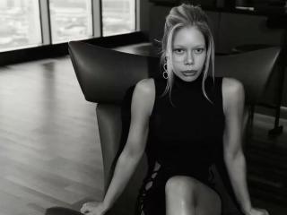 LorraineDusse - Live porn & sex cam - 25658357