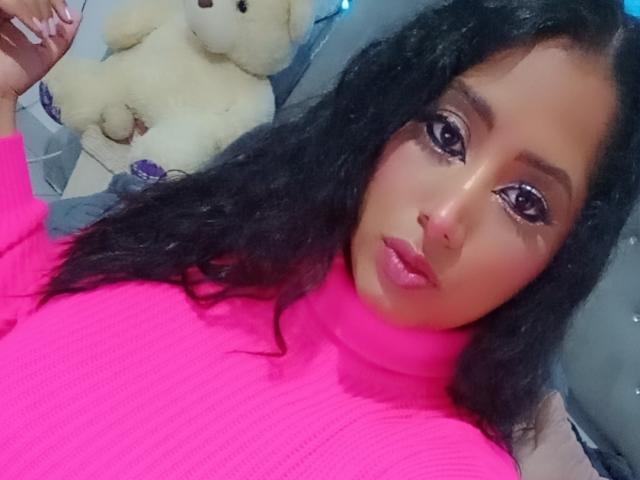 MariaCatalina - Élő pornó és szexkamera - 25658869