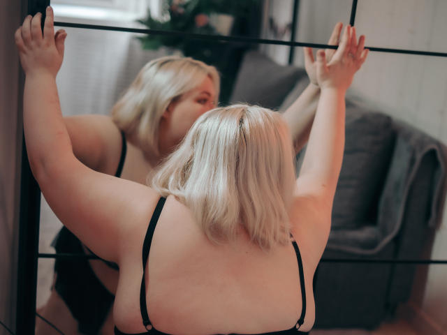 EllaBigBabe - Live sex cam - 25659657