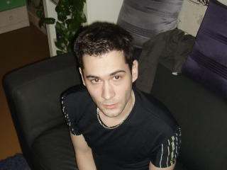 Ethan69 - Webcam live x avec un Gay au sexe totalement taillé  