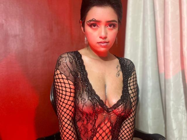 GabbyHot69 - Live sex cam - 25671657