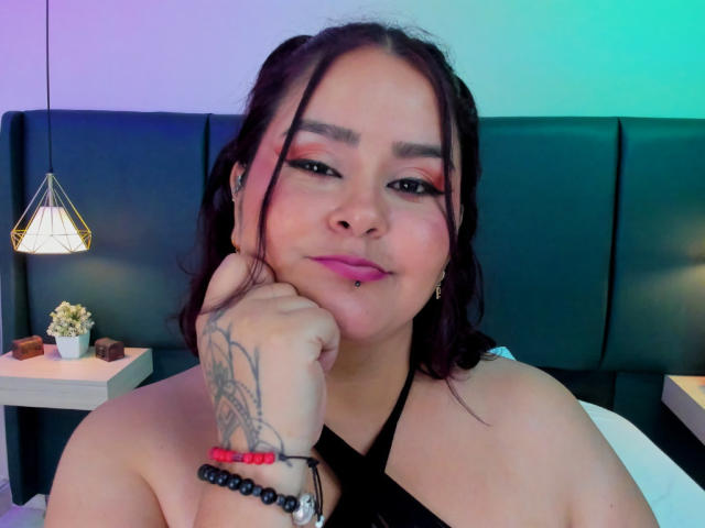 FlaviaSaenz - Live porn &amp; sex cam - 25675693