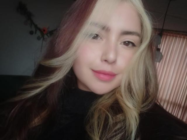 Aradiia - Live sex cam - 25676717