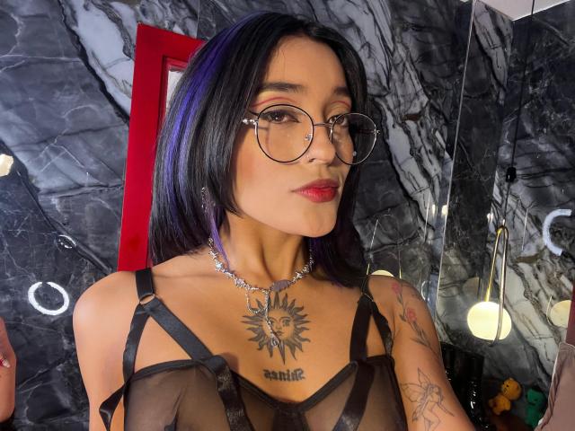 SalomeMille - Live sex cam - 25677125