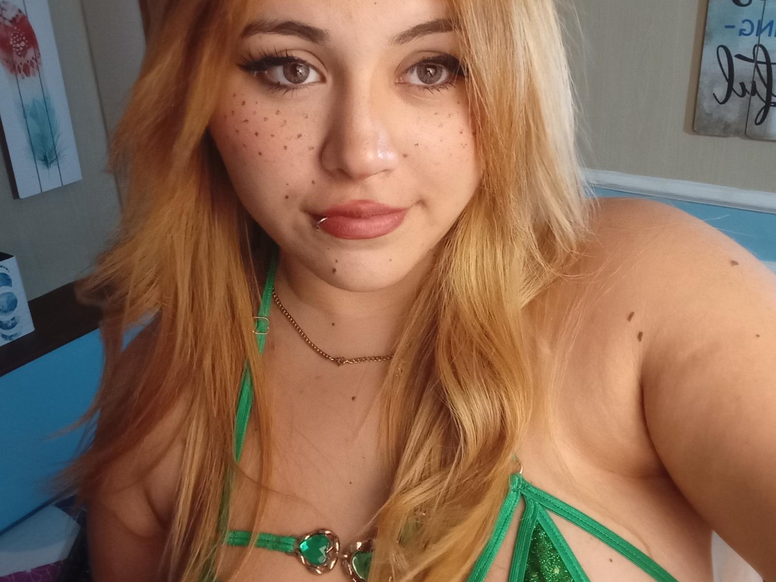 AbrilRosseX - Live porn &amp; sex cam - 25678857