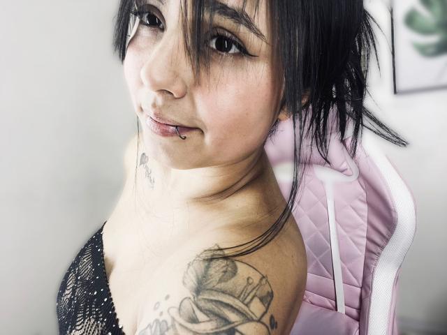 SarahMoon69 - Live sex cam - 25679393