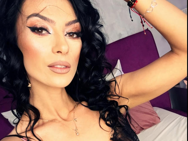 KinkyAmelie - Live porn &amp; sex cam - 25681393