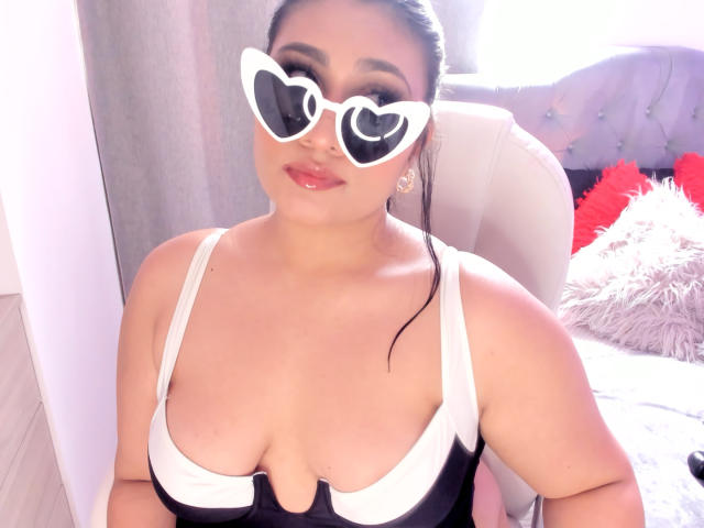 ShiaraRussi - Live Sex Cam - 25681529