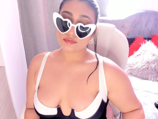 ShiaraRussi - Live sex cam - 25681533