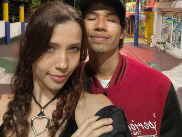 RoxanAndNoah - Live sex cam - 25682949