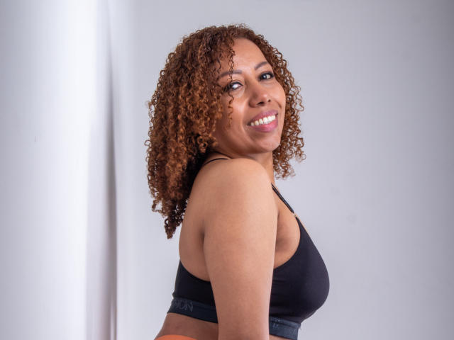 AryFoxy - Live sexe cam - 25684237