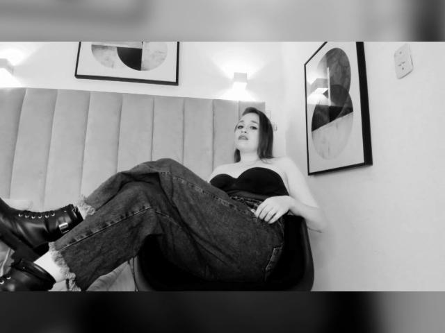 MillyGrey - Live porn &amp; sex cam - 25690801