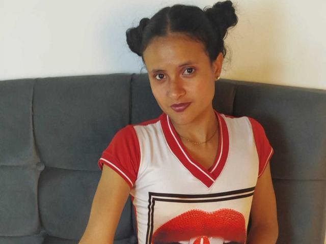 CrisyMarie - Live sexe cam - 25693353