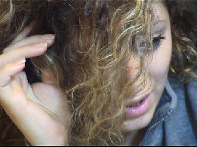CurlySmile - Live nude with a fit constitution Sexy girl 