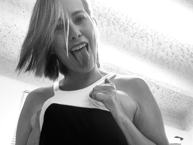 SaritaVelez - Sexe cam en vivo - 25694377