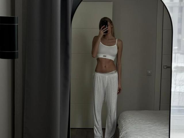 TheHottestBlonde - Live porn &amp; sex cam - 25695265