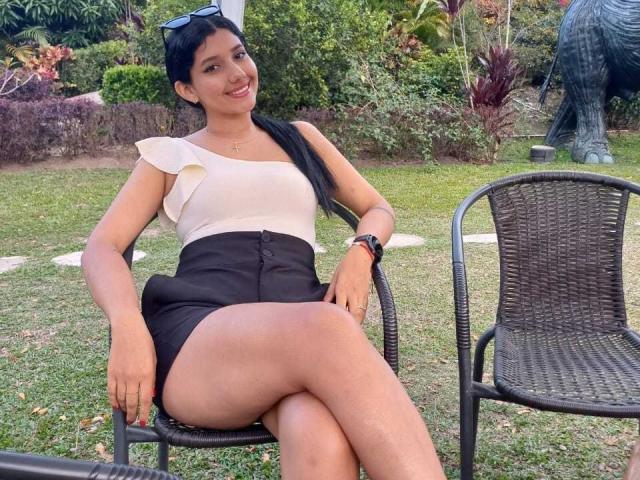 EmiliRiders69 - Live sex cam - 25696465