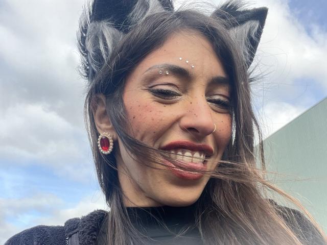 AmanitheWolfy - Live Sex Cam - 25700869