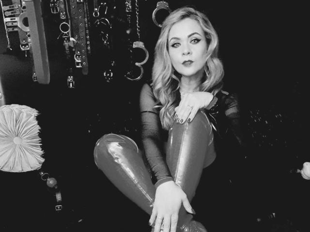 VictoriiaGray - Live porn &amp; sex cam - 25701577