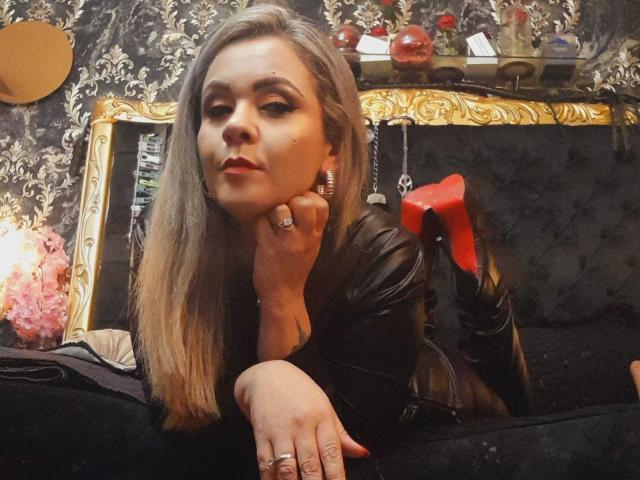 VictoriiaGray - Live porn &amp; sex cam - 25701781
