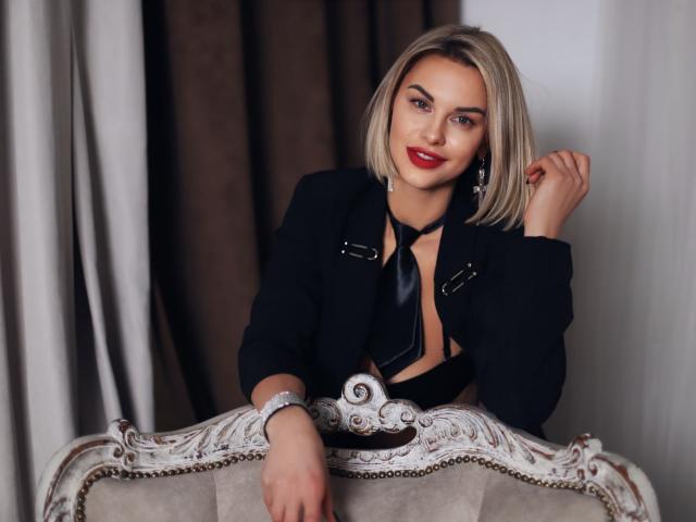 BelleLisaG - Live sex cam - 25701857