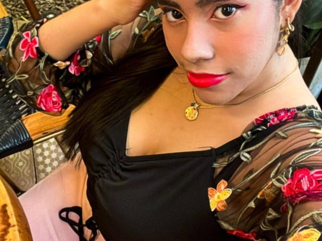 SiennaTaylor - Live porn &amp; sex cam - 25702365