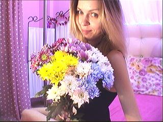 PrettyOneX - online chat xXx with a being from Europe Young lady 