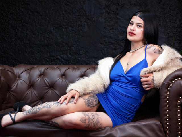 LucianaDartois - Live sex cam - 25704633