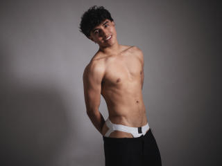 ZaneCross - Sexe cam en vivo - 25707013