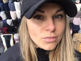 BelleLisaG - Live sex cam - 25710509