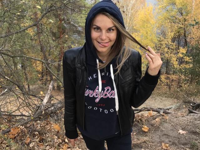 BelleLisaG - Sexe cam en vivo - 25710525