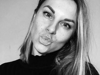 BelleLisaG - Live sex cam - 25710541