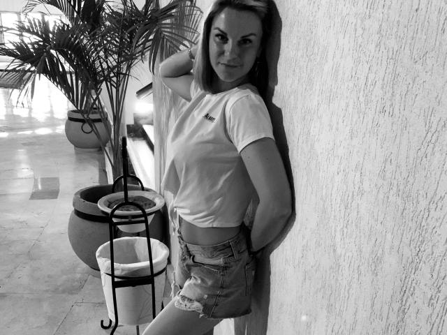 BelleLisaG - Porno na żywo i seks kamera - 25710569