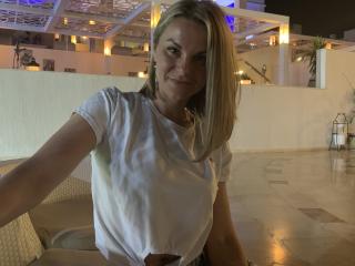 BelleLisaG - Live sex cam - 25710577