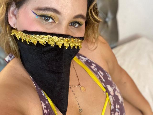 SalmaAzaman - Live sex cam - 25712705