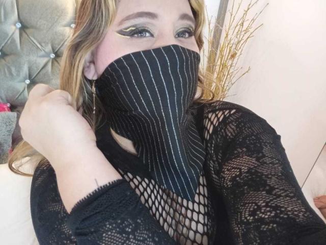 SalmaAzaman - Live Sex Cam - 25712813