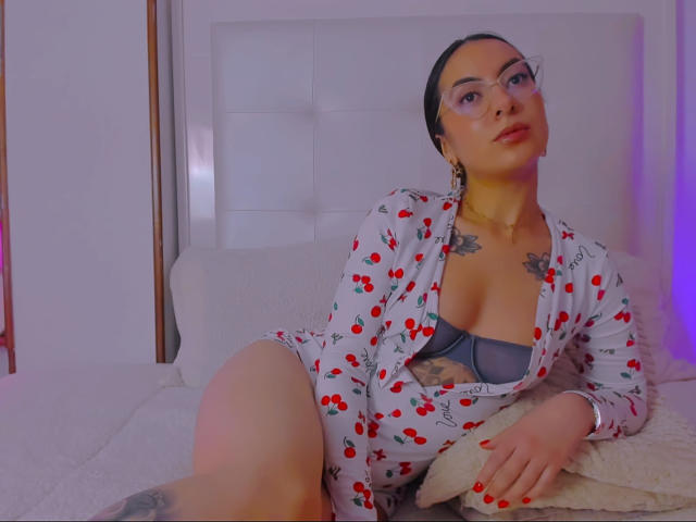 SarahLuna - Live sex cam - 25712981