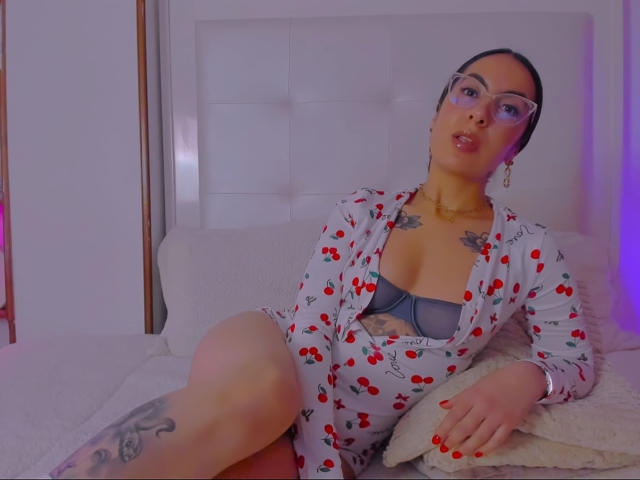 SarahLuna - Live sex cam - 25712985